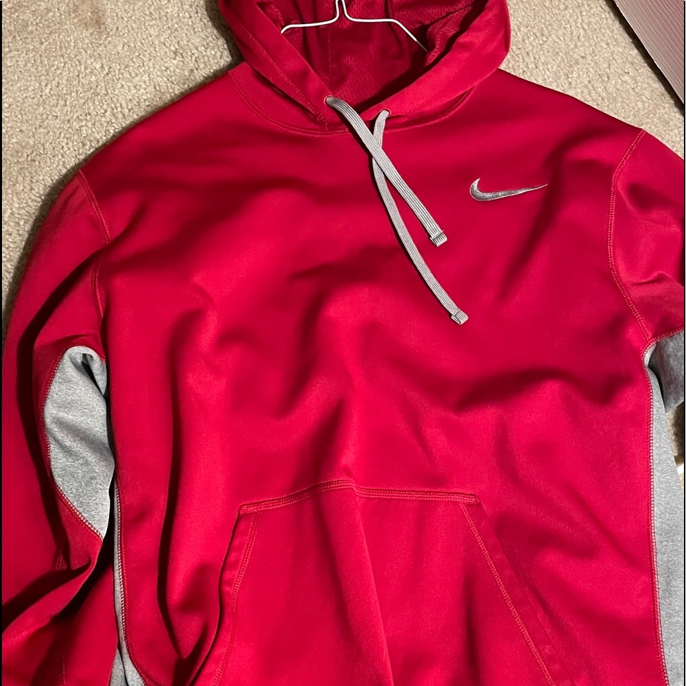 Nike therma fit hoodie - red - XL